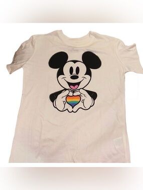 *New* Disney Ladies Sz small T-Shirt Mickey Mouse Pride Heart
Sign Short Sleeve